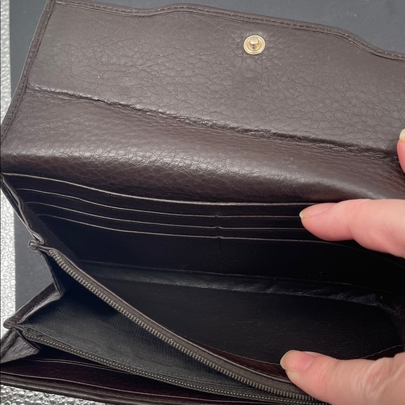 2.8.26 Vintage Gucci Black Soft Leather Wallet with Horse-bit Accents - Picture 9 of 15